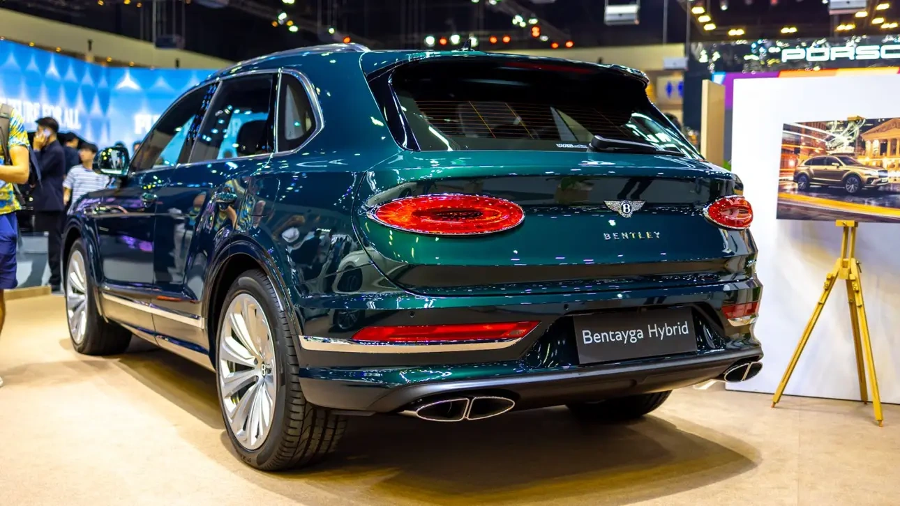       Bentley Bentayga  51  