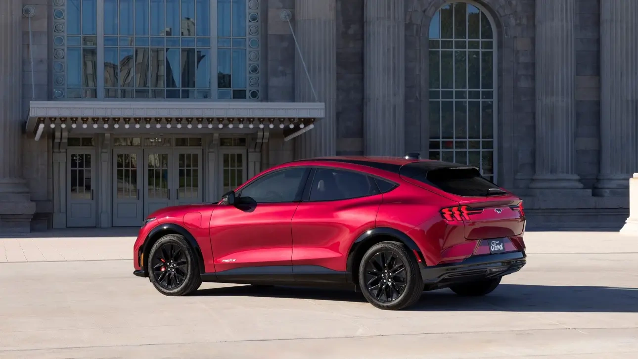 Ford  Mustang Mach-E 2025  -   