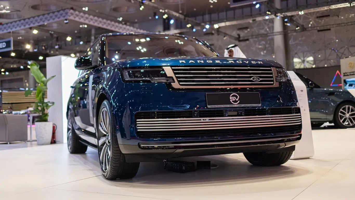JLR    :     