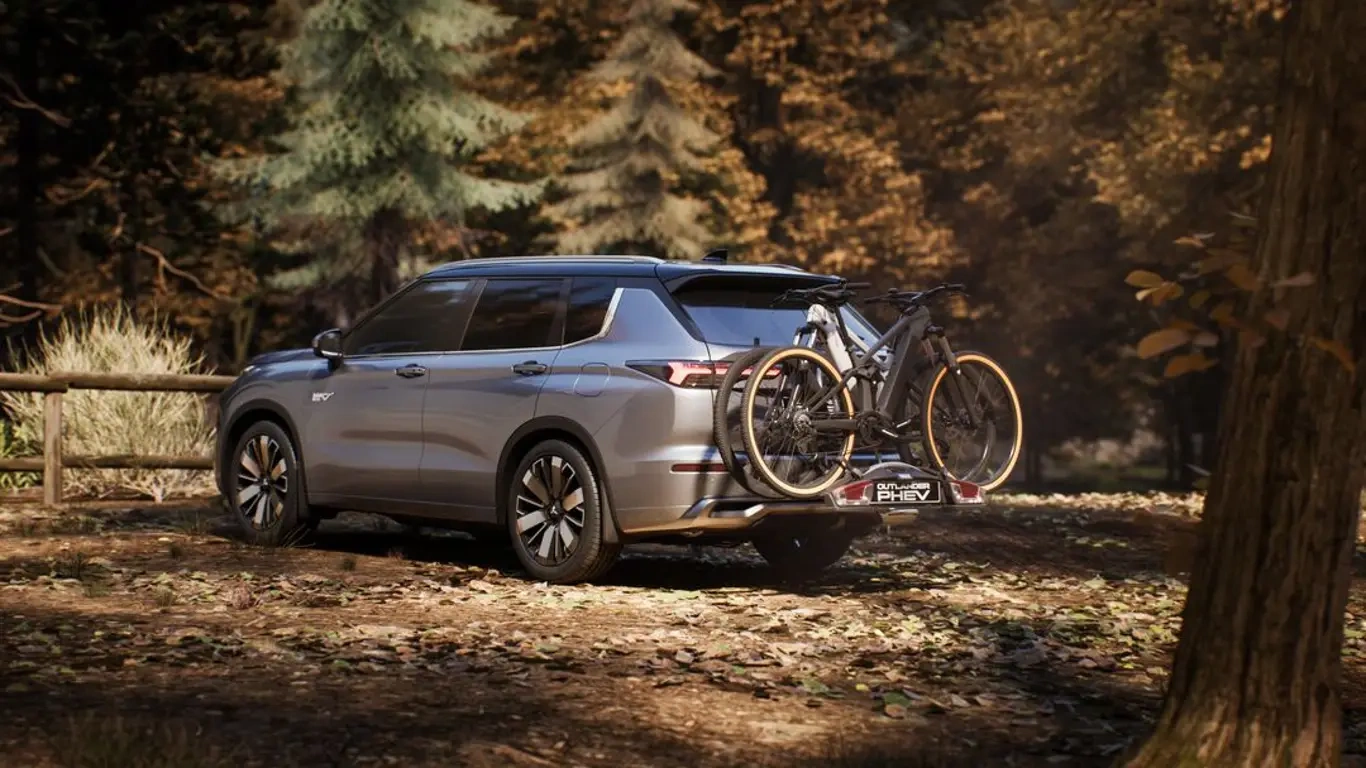 Outlander PHEV ����� � ����: 7 ����, ������ ������ � 85 �� ��� �������
