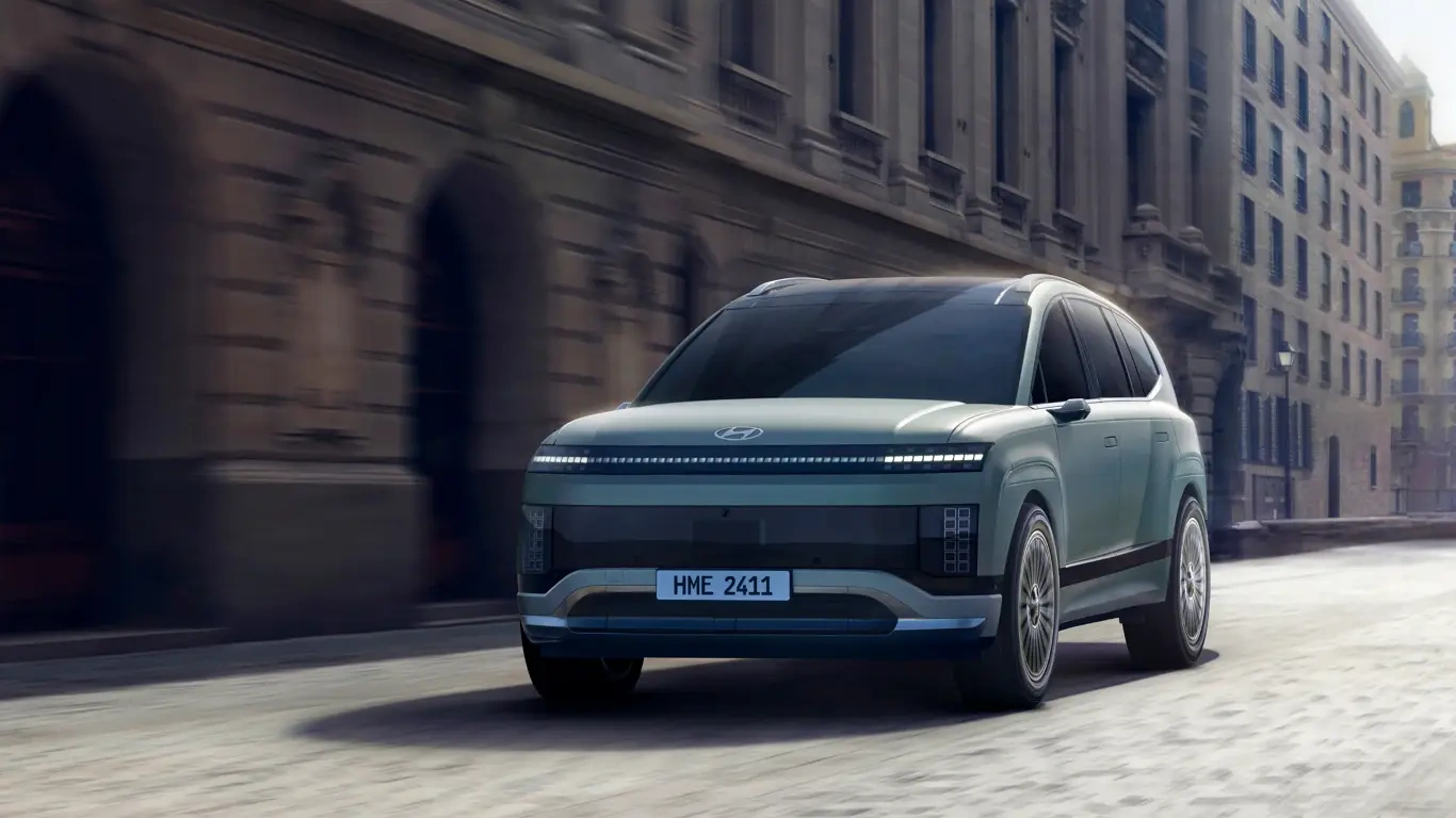  : Hyundai       IONIQ 9