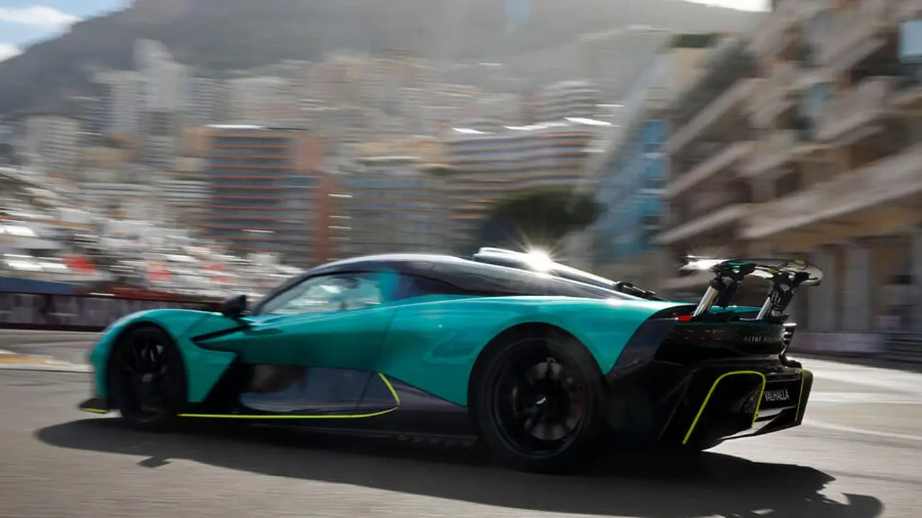        :   Aston Martin  