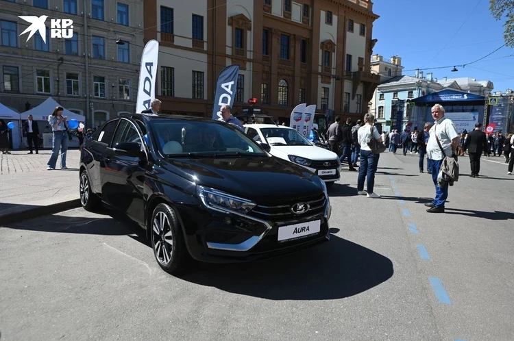 - Lada Vesta Aura      