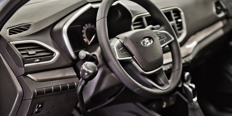  Lada        Vesta