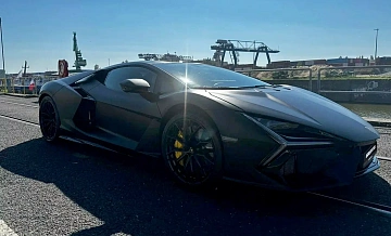    1015- Lamborghini Revuelto