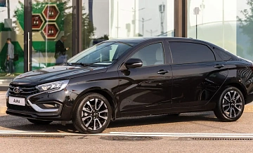   Camry  Hongqi H5.  Lada Aura    