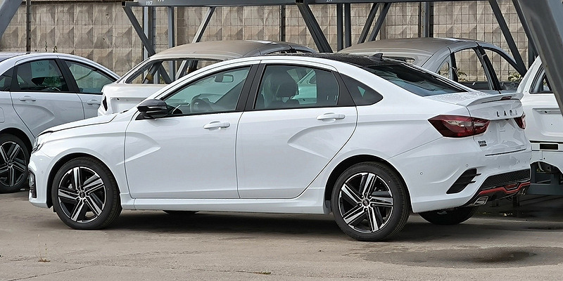 Lada Vesta Sportline  :     