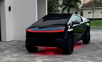     Tesla Cybertruck    : 