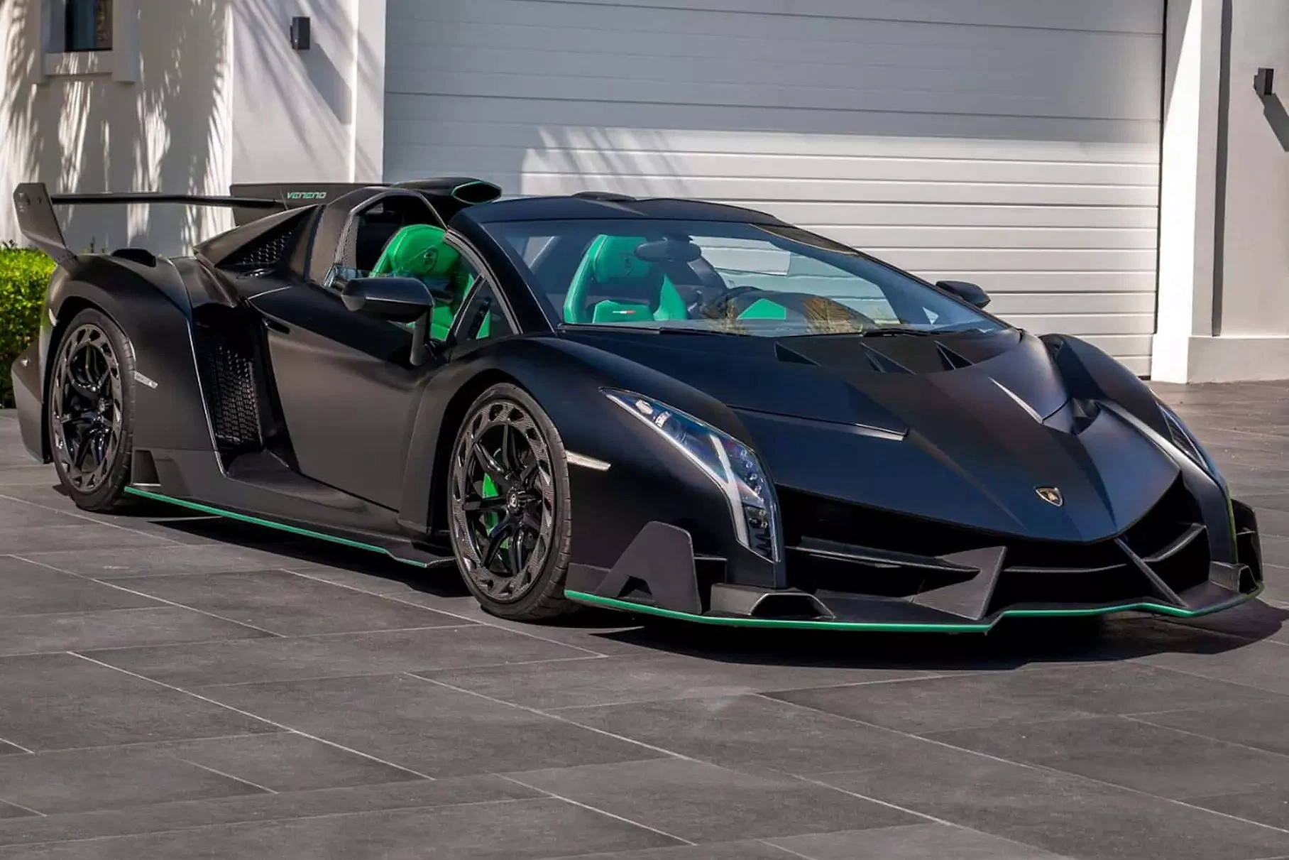 Lamborghini Veneno    ,   