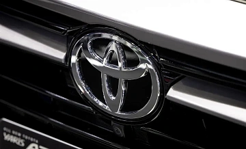 Toyota  :        