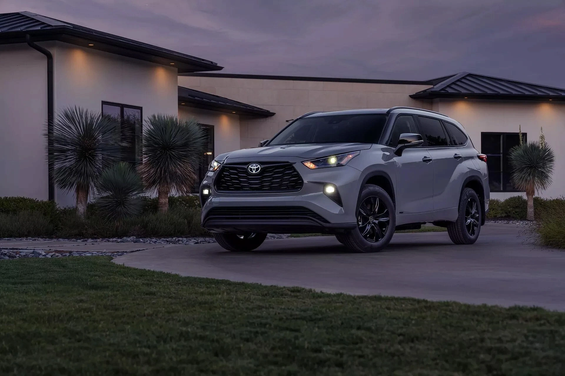  Toyota Highlander 2025